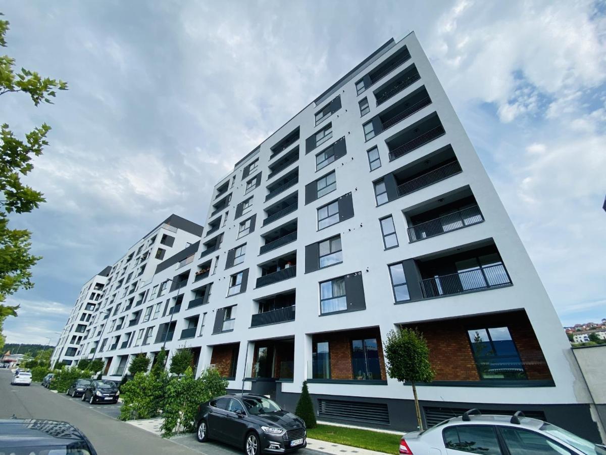 Deluxe Apartment With Balcony And Private Parking In Colvmna Residence Cluj-Napoca Exterior foto